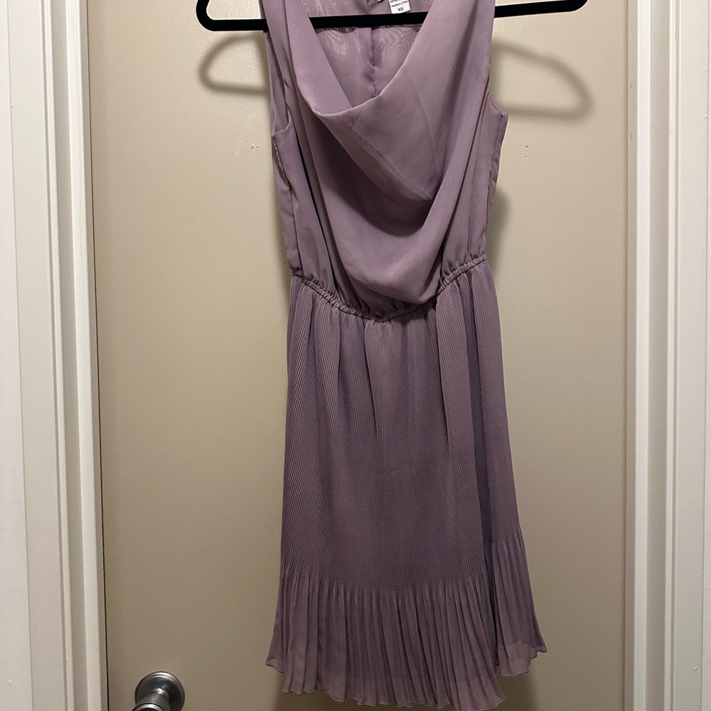 Elegant Lavender Sleeveless Dress